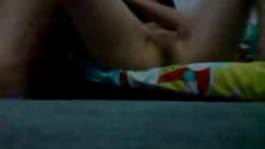Oral seks ve kusma, web kamerası türk türbanlı porno film önünde,